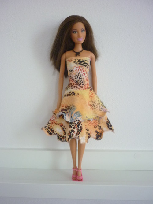 Šaty na panenku Barbie — foto 1
