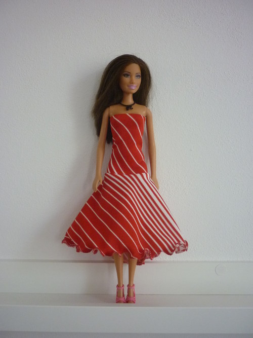 Šaty na panenku Barbie — foto 1