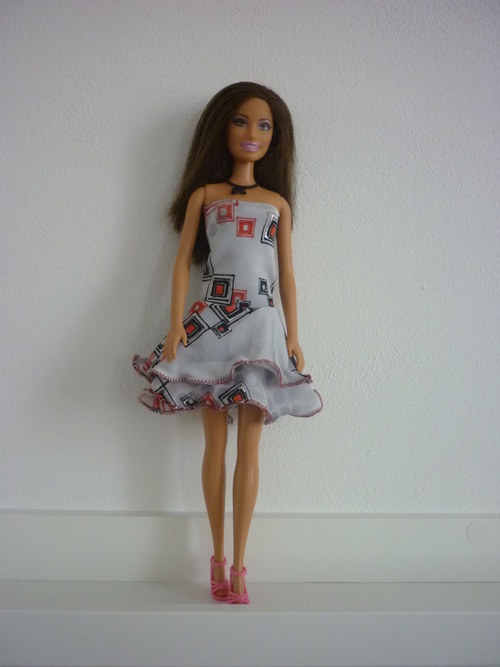 Šaty na panenku Barbie — foto 1
