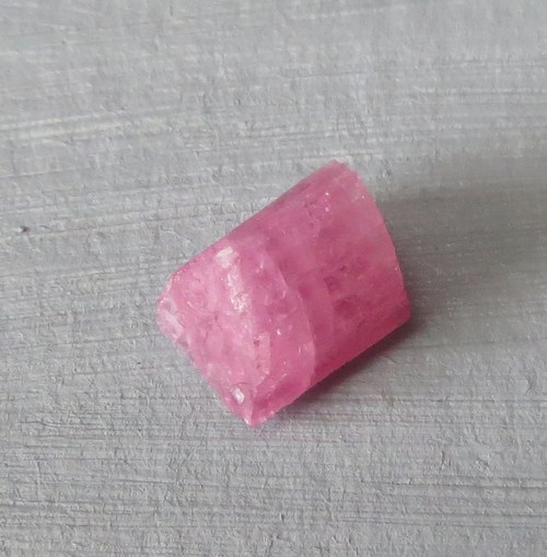 Rubelit -Brazílie; krystalek č.9 — foto 1