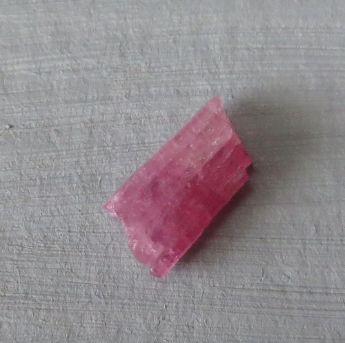 Rubelit -Brazílie; krystalek č.10 — foto 1