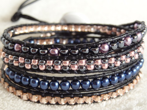 Náramek Wrap Bracelet laděný do hemat.perleť barvy — foto 1