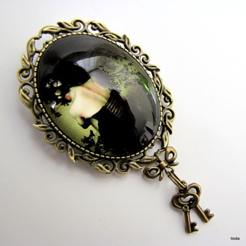 Dáma v černém - brož