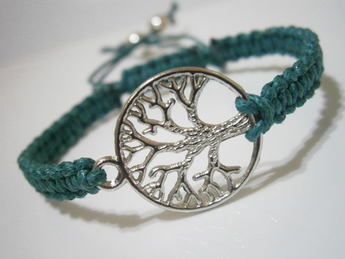 Tree náramek tm.zelený (macramé) — foto 1