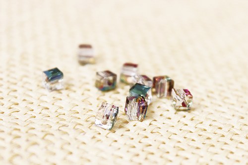 4ks - Swarovski krychle / cube - 4 mm — foto 1