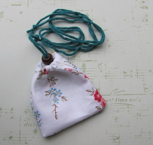 Pytlíček na bylinky a amulety — foto 1