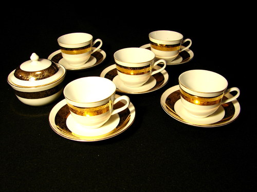 Kdo v zlaté struny zahrát zná-porcelánová souprava