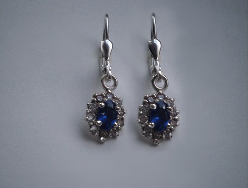 NÁUŠNICE (spinel)