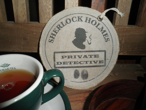 Lněný podšálek Sherlock Holmes VI