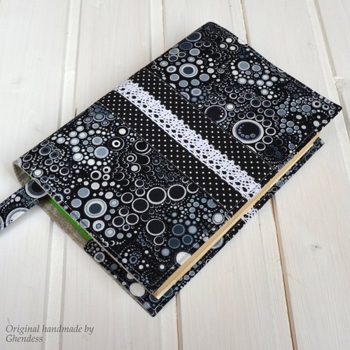 Obal na knihu - Black bubbles I — foto 1