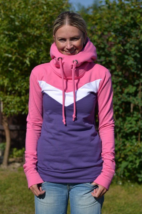 Tříbarevná mikina — foto 1