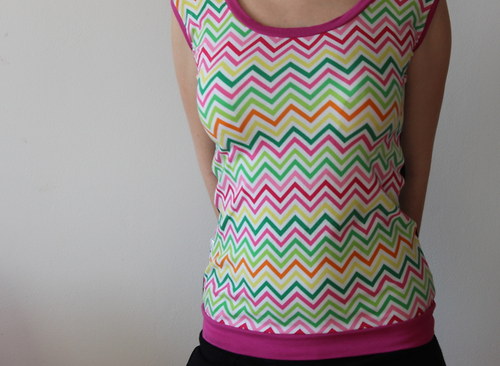 Dámské tričko chevron vel. 36/38 — foto 1