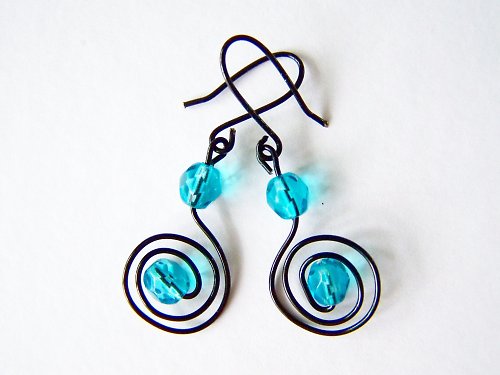 Tyrkysovo-černé náušnice — foto 1