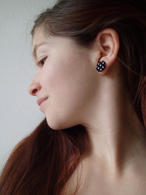 Dotty Buttons (Black & White) — foto 1