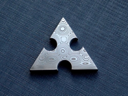 Damasteel Přívěsek Triangl — foto 1
