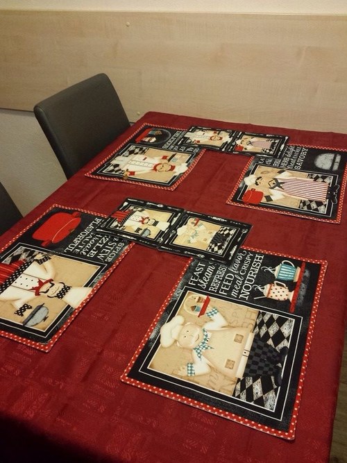 Sada prostírání a podkafíčka KUCHAŘÍCI — foto 1