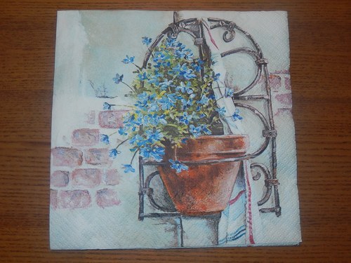 Ubrousek na decoupage - květiny na zdi