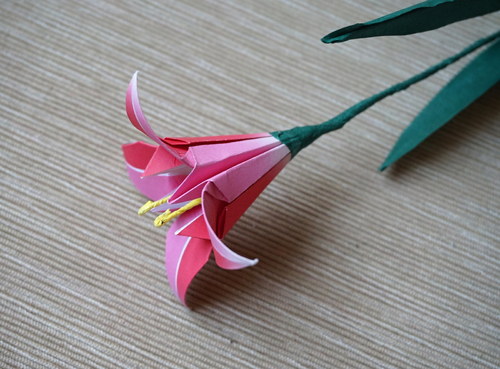 Origami lilie