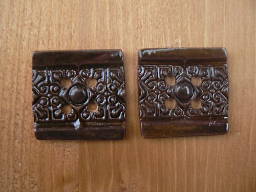Keramický knoflík hnědý — foto 1