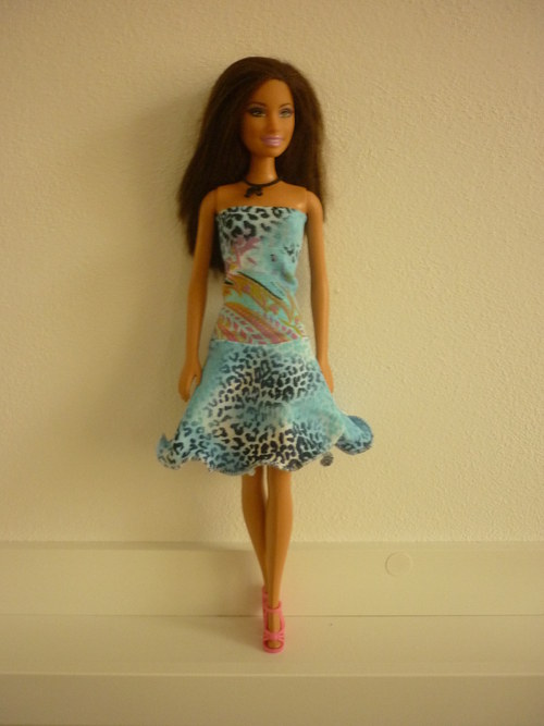 Šaty na panenku Barbie — foto 1