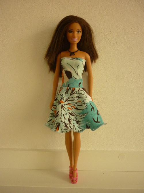 Šaty na panenku Barbie — foto 1