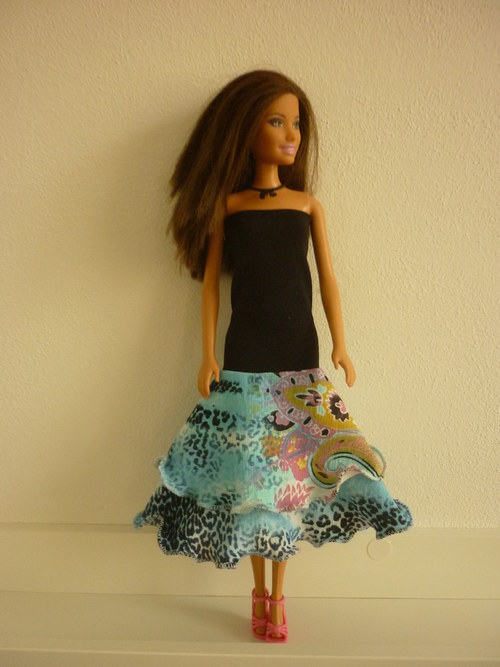Šaty na panenku Barbie — foto 1