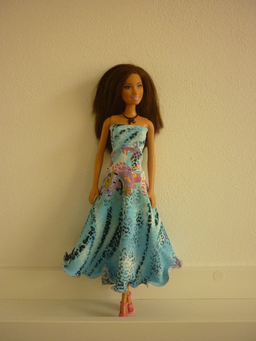 Šaty na panenku Barbie — foto 1