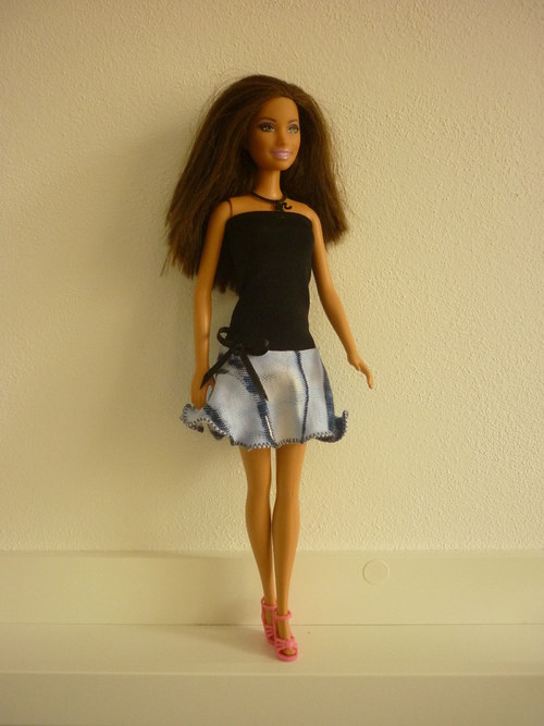 Šaty na panenku Barbie — foto 1