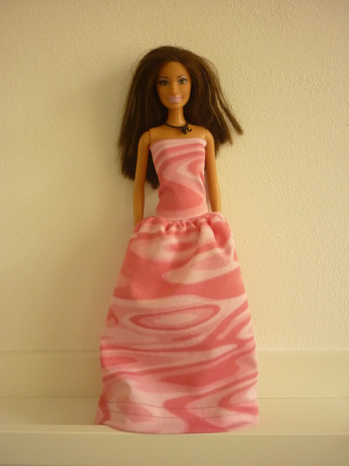 Šaty na panenku Barbie — foto 1