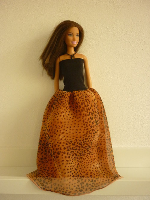 Šaty na panenku Barbie — foto 1