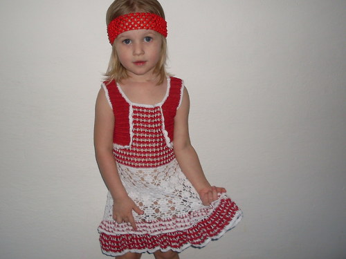 Červenobílé šatičky — foto 1
