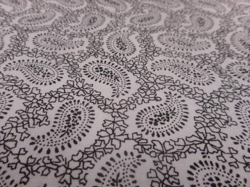 Černé ornamenty na bílé — foto 1