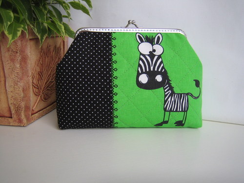 Vykulená zebra a puntíky :o) — foto 1