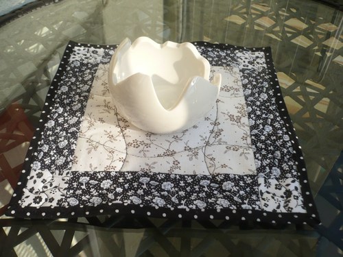 Elegantní černobílé prostírání 1 — foto 1