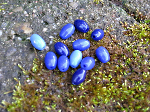 Skleněné modré oválky, olivky 1 cm. — foto 1