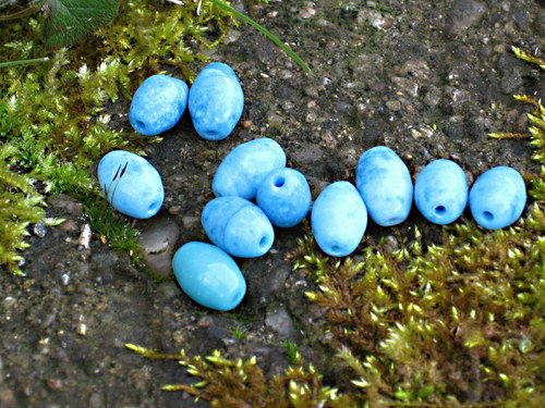 Žíhané skleněné oválky, olivky 1 cm. — foto 1