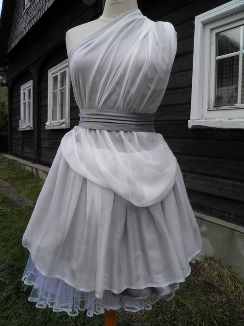 Asymetrické šaty s hedvábím-Sleva — foto 1