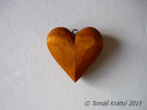 Vyřezávané srdce (hnědé proutí)
