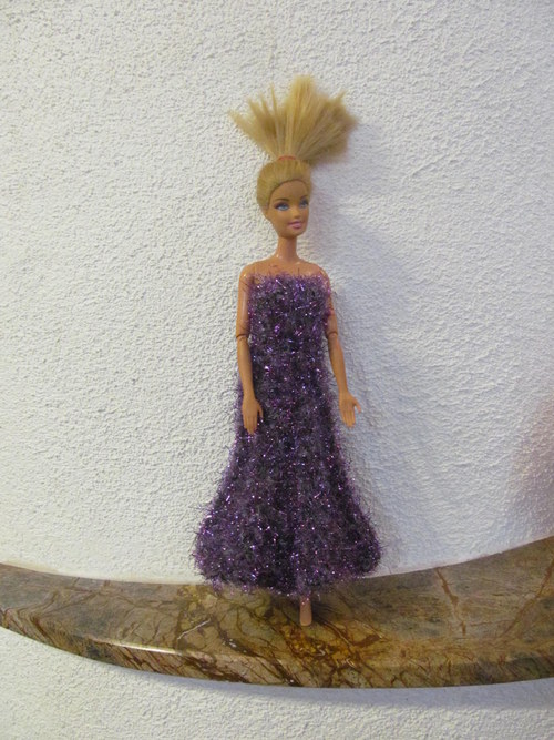 Fialové elegantní šaty — foto 1