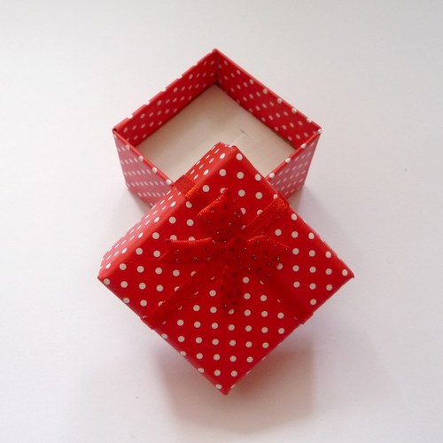 DÁRKOVÁ KRABIČKA 4x4x3cm — foto 1