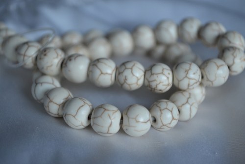 Biely tyrkenit, 10mm — foto 1
