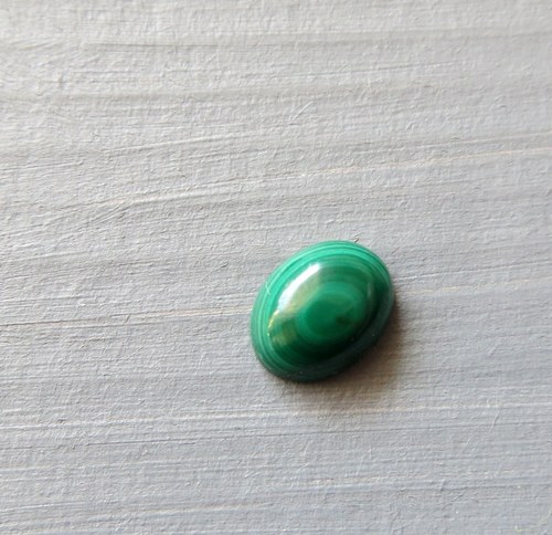 Malachit kabošonek 9x7mm, č.6 — foto 1