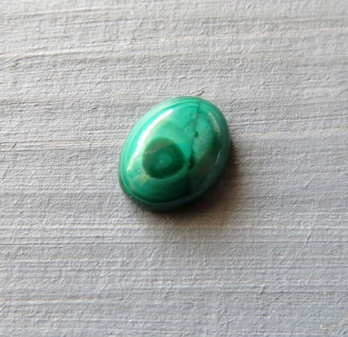 Malachit kabošonek 9x7mm, č.7 — foto 1