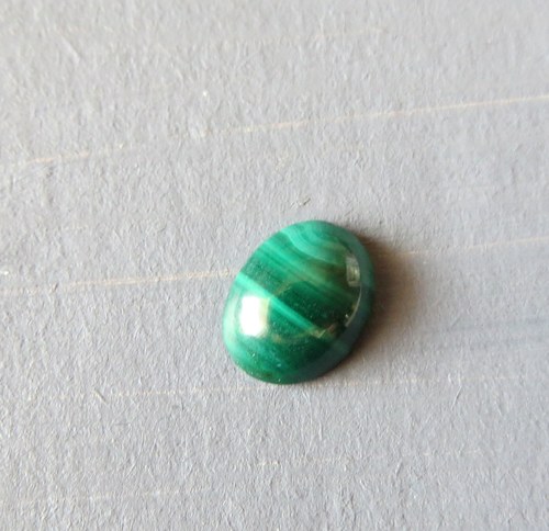 Malachit kabošonek 9x7mm, č.11 — foto 1