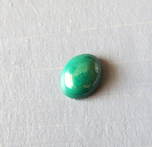 Malachit kabošonek 9x7mm, č.12 — foto 1