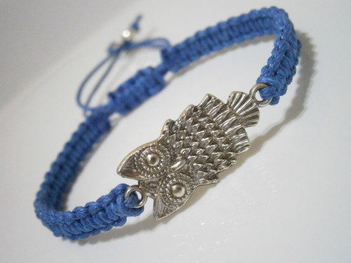 Náramek se sovičkou - modrý II. (macramé) — foto 1