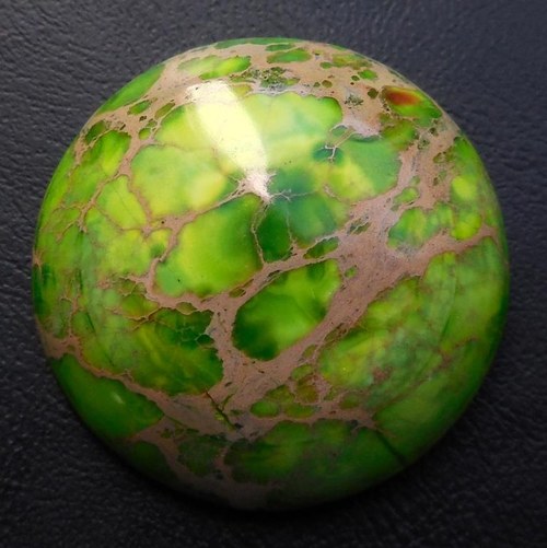 Variscit - kabošon (30 x 30 x 7 mm) — foto 1