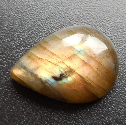Labradorit - kabošon (23 x 17 x 7 mm) — foto 1