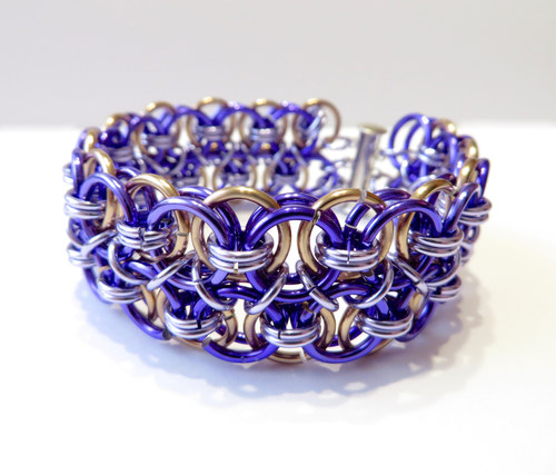 Renesanční fialový