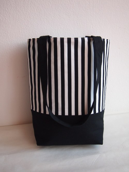 Black and white stripes — foto 1